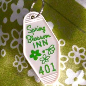 Pyrex Spring Blossom Motel Keychain retro Daisies